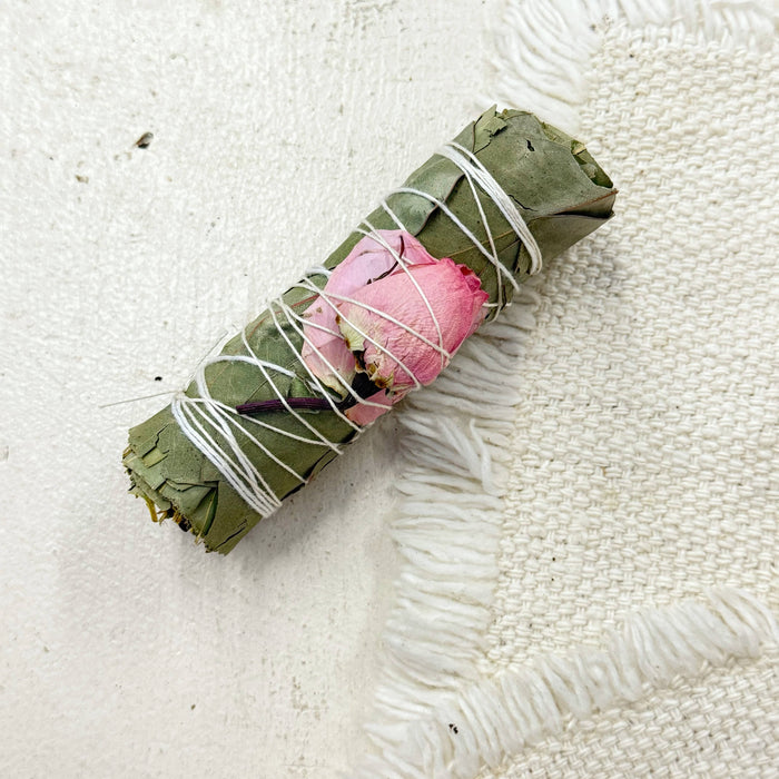 Pink Rose Petal & Bud Small Eucalyptus Bundle