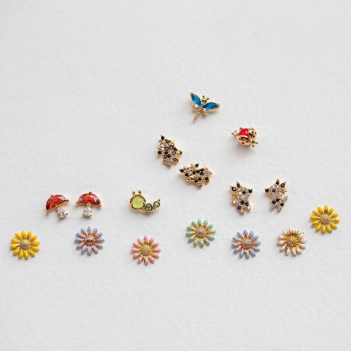 Bug Me Stud Set: Gold