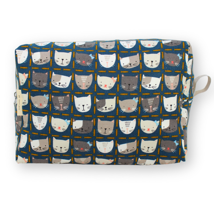 The Large Dopp Kit: Navy Floral / Large