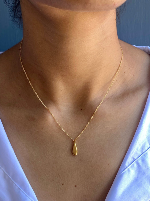 Tiny drop necklace: Silver