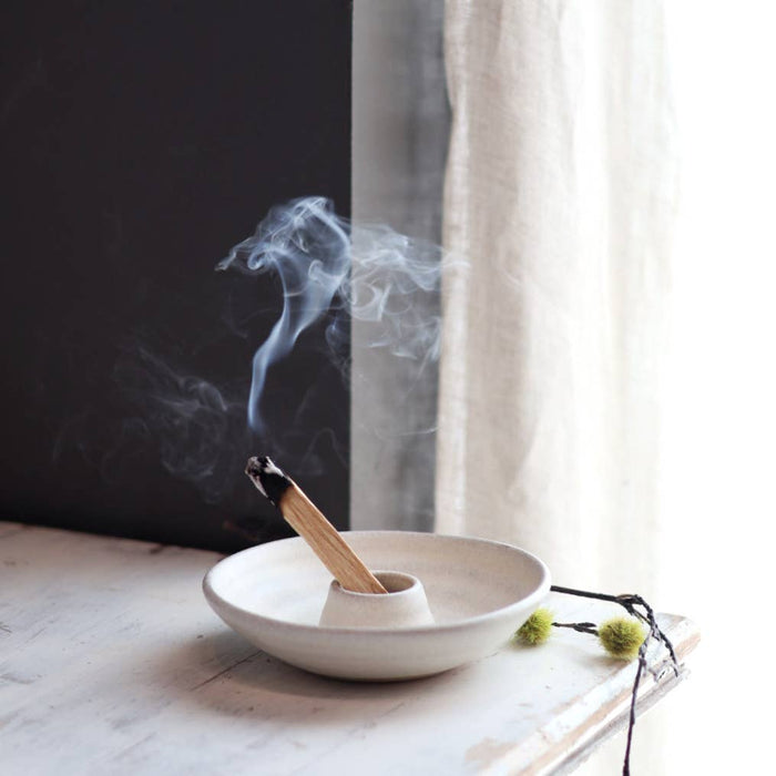 Palo Santo Burning Ritual Dish: Black