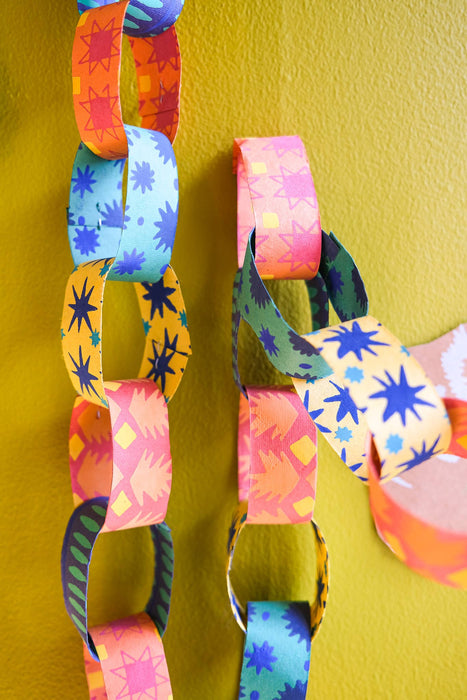 CELEBRATION PAPER CHAIN KIT