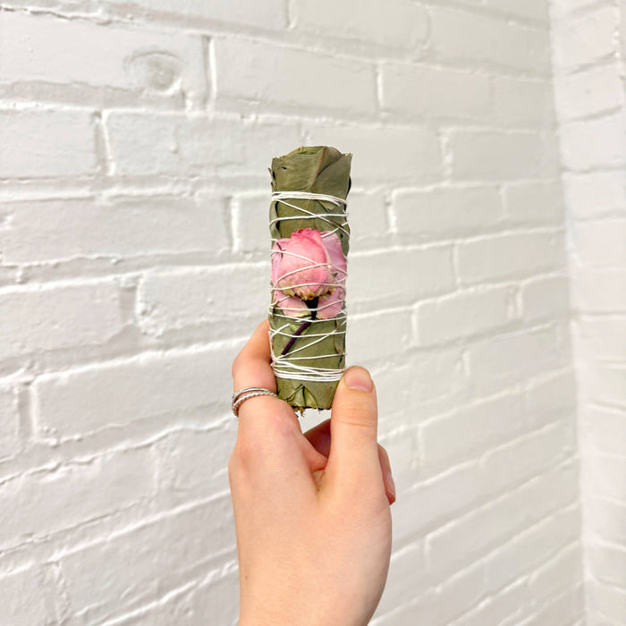 Pink Rose Petal & Bud Small Eucalyptus Bundle