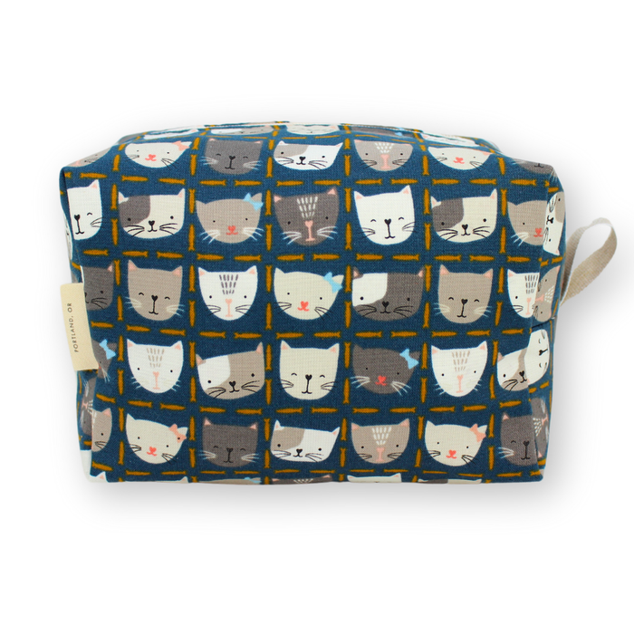 The Medium Dopp Kit: Navy Floral / Medium