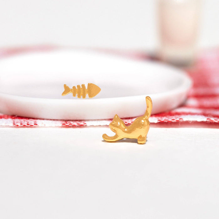 Teeny Tiny Purrfect Catch Studs: Gold