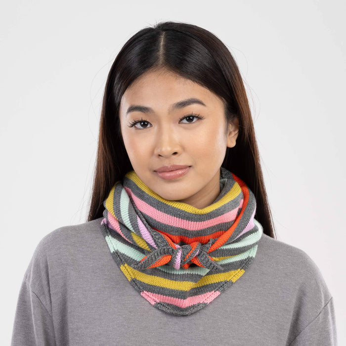 Color Stripe Triangle Scarf: Grey