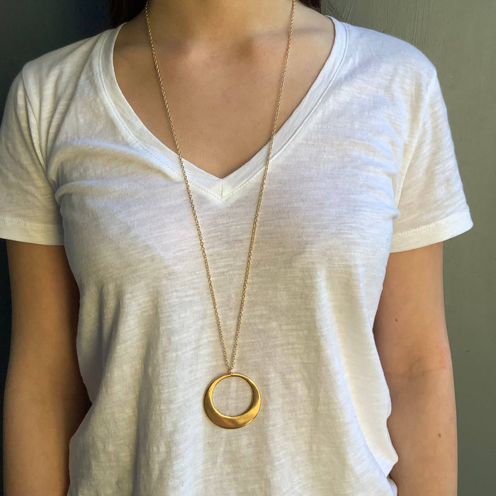 X-large circle on 32" chain necklace: Silver
