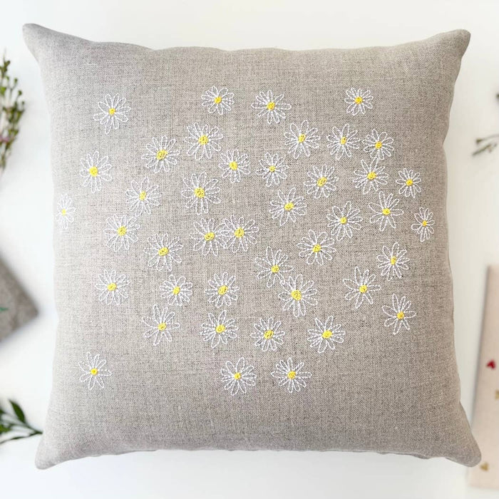 Daisies Pillow: 14”
