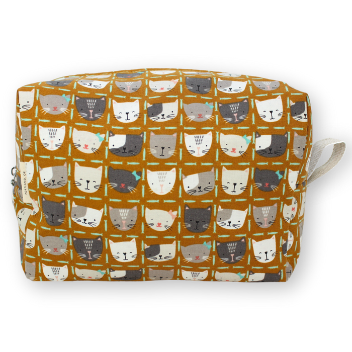 The Large Dopp Kit: Navy Floral / Large