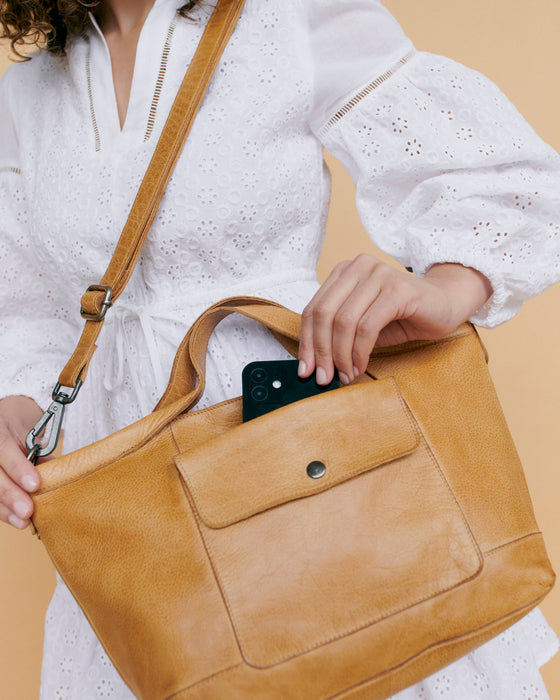 Claire Handcrafted Leather Tote/Crossbody Bags: Brown