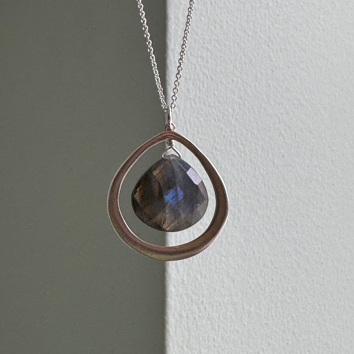 Labradorite & Drop Necklace in Silver