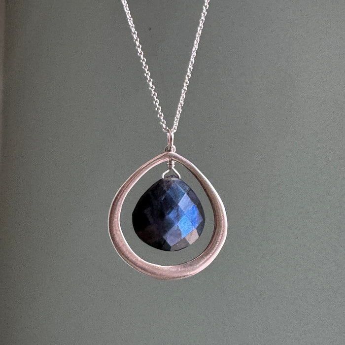 Labradorite & Drop Necklace in Silver