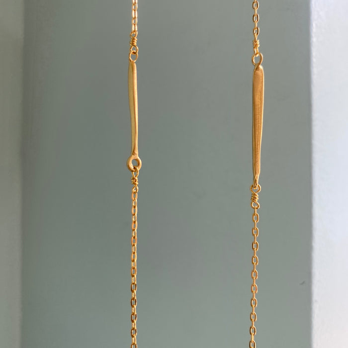 long needles necklace