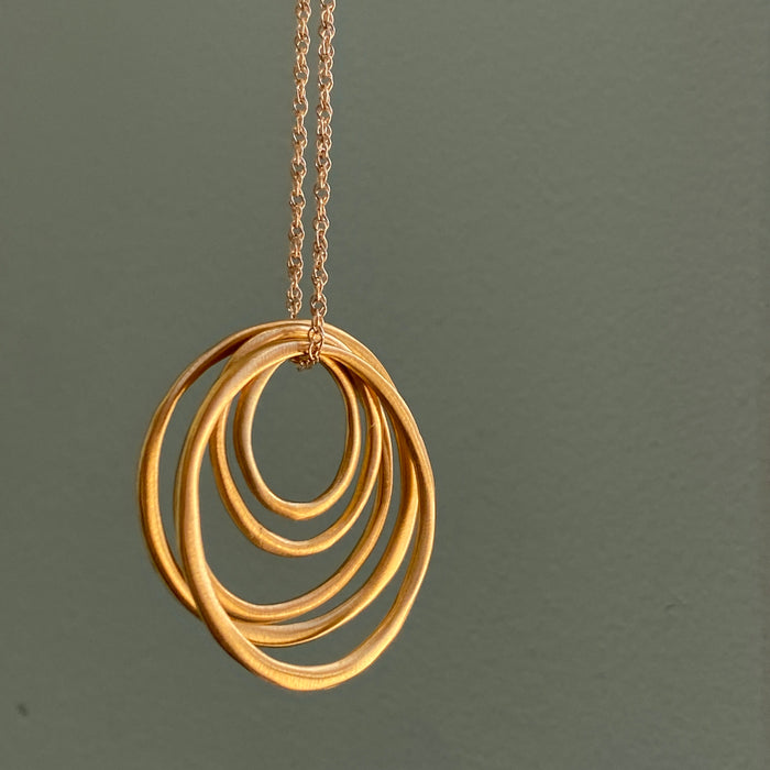six circles 28" necklace