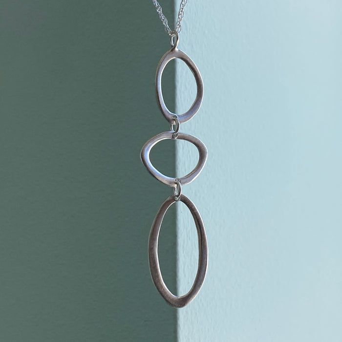 three ovals. necklace: Silver