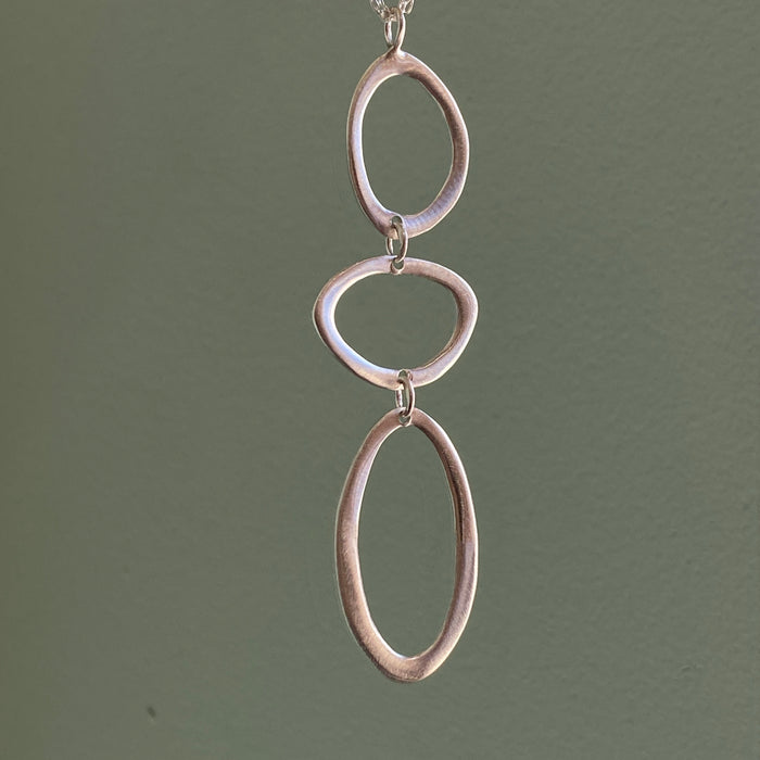 three ovals. necklace: Silver