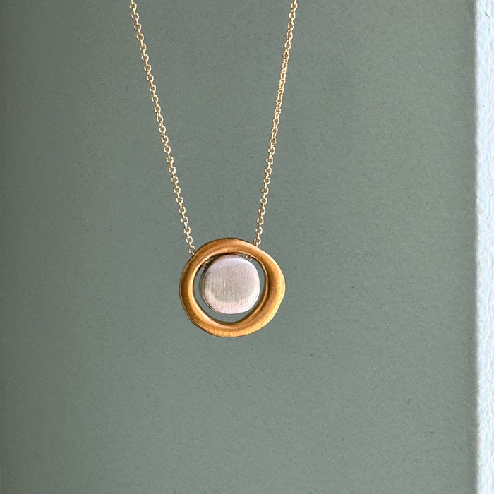 Disc in circle necklace: Mixed