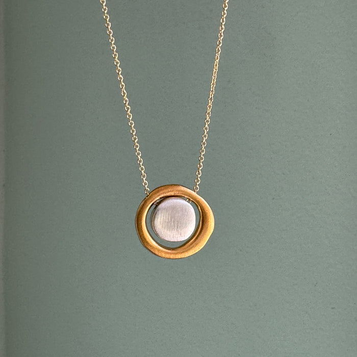 Disc in circle necklace: Mixed