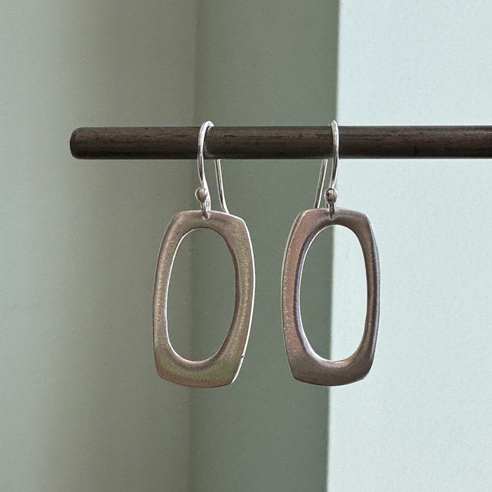 Medium open rectangle earrings: Silver