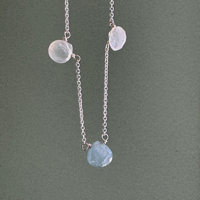 Moss aqua & moonstone drops necklace: Silver