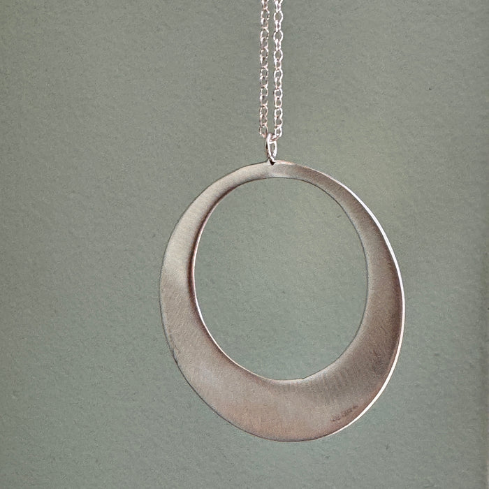 X-large circle on 32" chain necklace: Silver