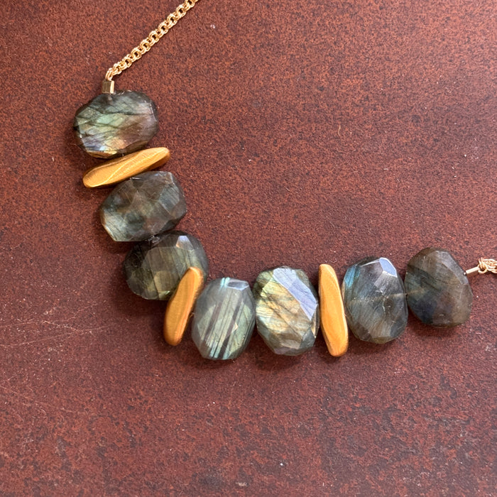 Three nuggets w. stone necklace: Vermeil / Labradorite