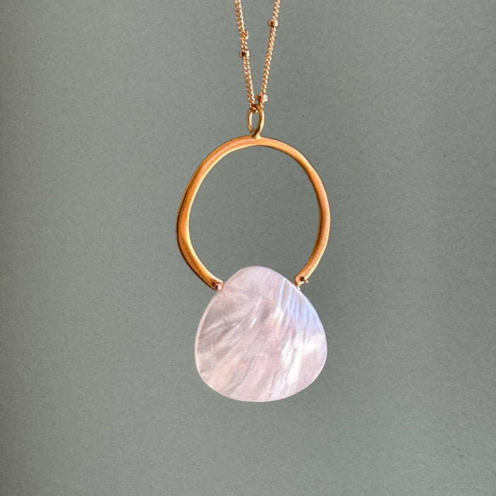 Circle w. white mother of pearl drop necklace: Vermeil