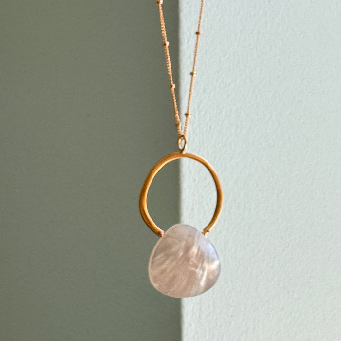 Circle w. white mother of pearl drop necklace: Vermeil