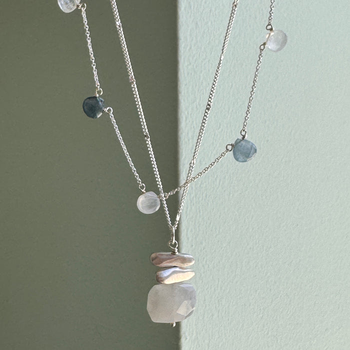 Moss aqua & moonstone drops necklace: Silver