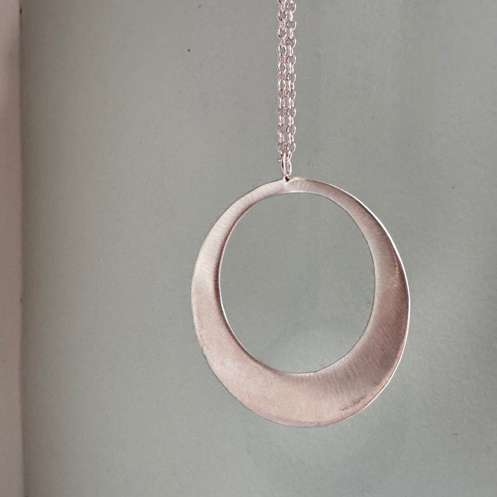 X-large circle on 32" chain necklace: Silver