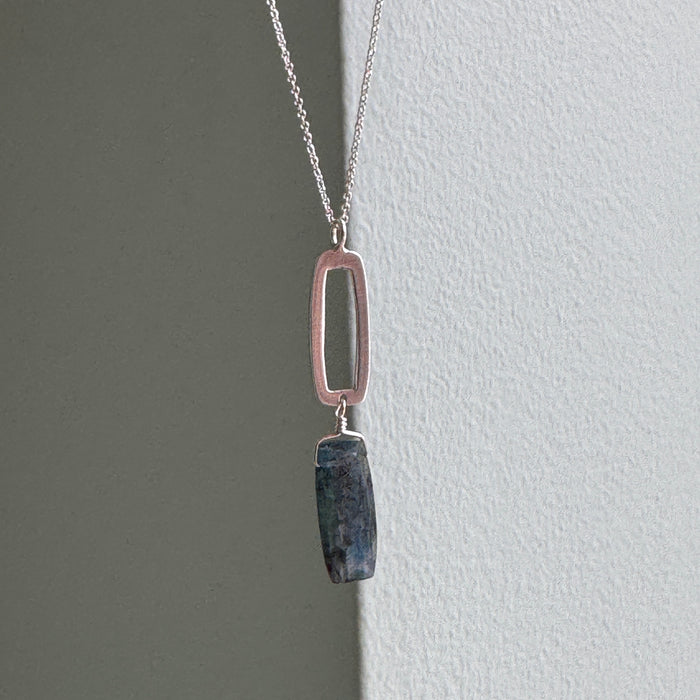 Rectangle w. Blue Kyanite Necklace in Silver