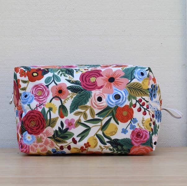 The Large Dopp Kit: Navy Floral / Large