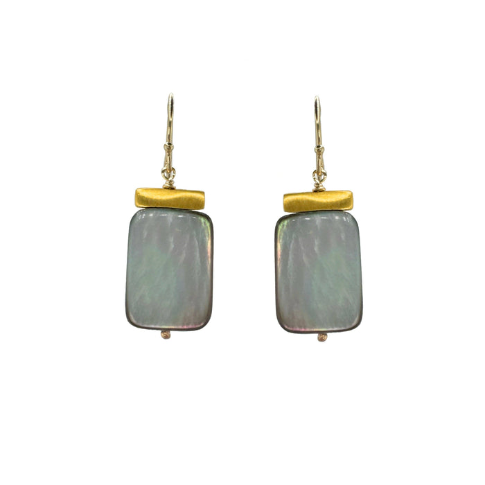 Grey mother of pearls w. bar earrings: Vermeil