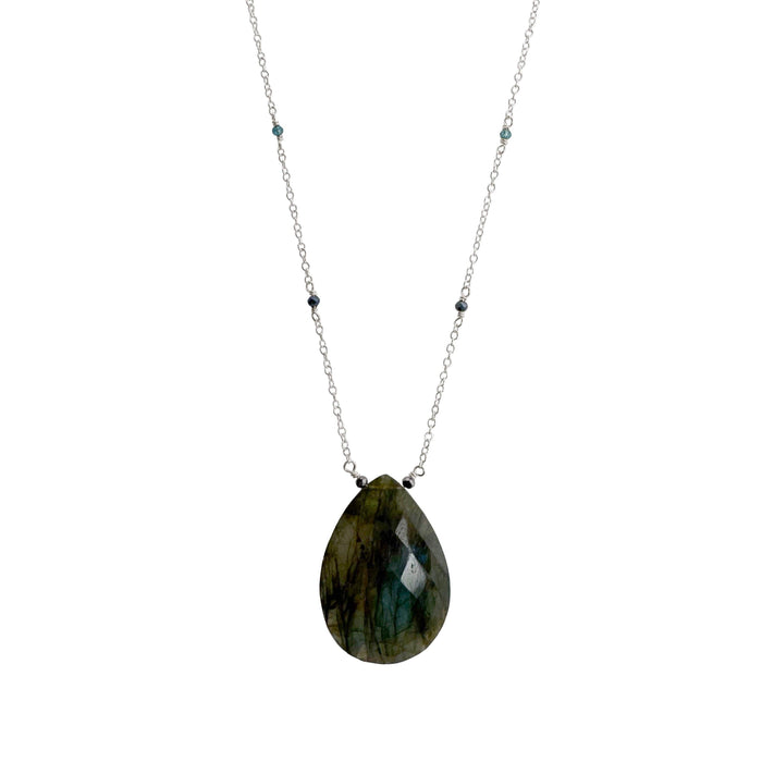 Labradorite on beaded chain necklace: Silver