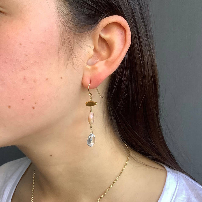 Little nugget w. stone & quartz earrings: Vermeil / Moonstone