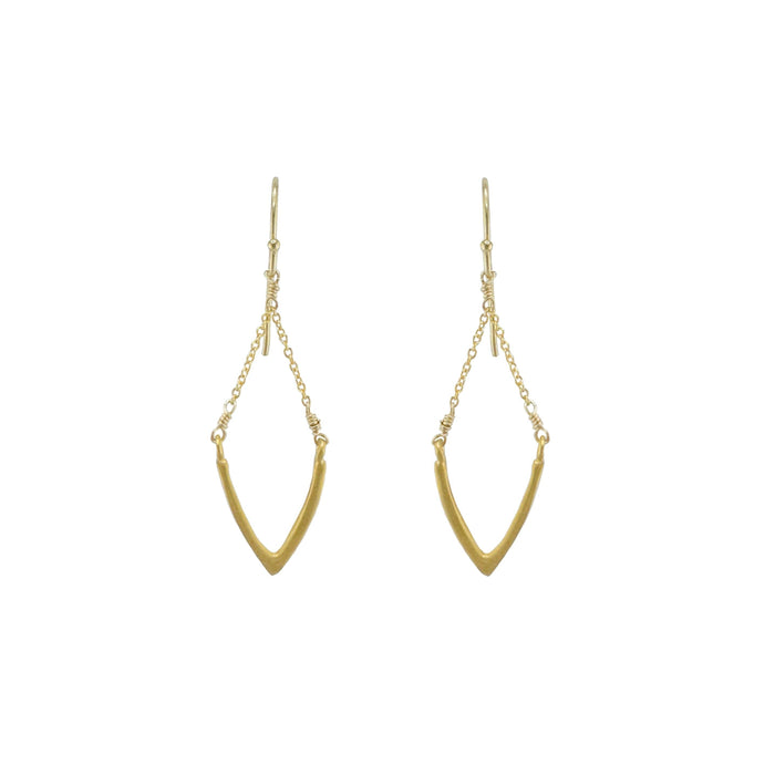 Small v on chain earrings: Vermeil