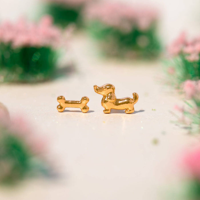 Teeny Tiny Bone Appétit Studs: Gold