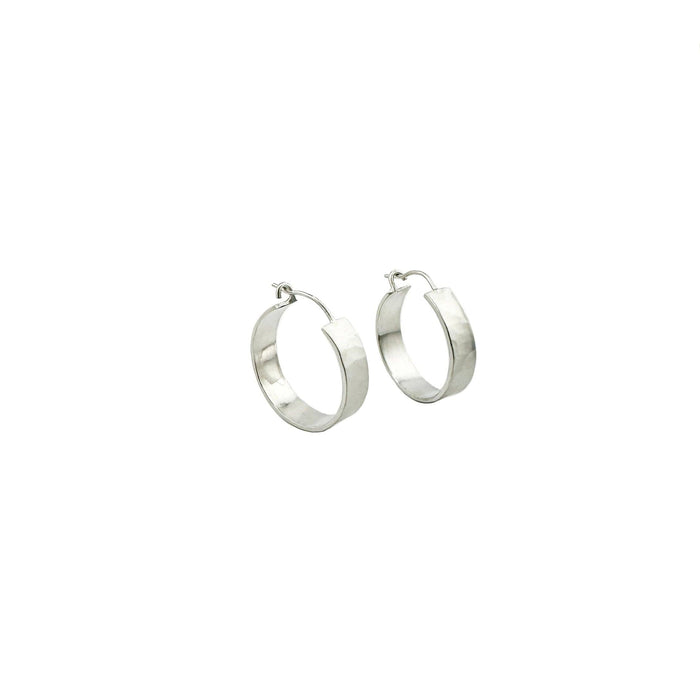 Medium hammered hoops earrings: Vermeil
