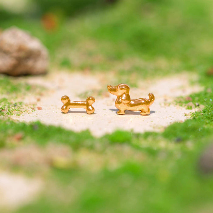 Teeny Tiny Bone Appétit Studs: Gold