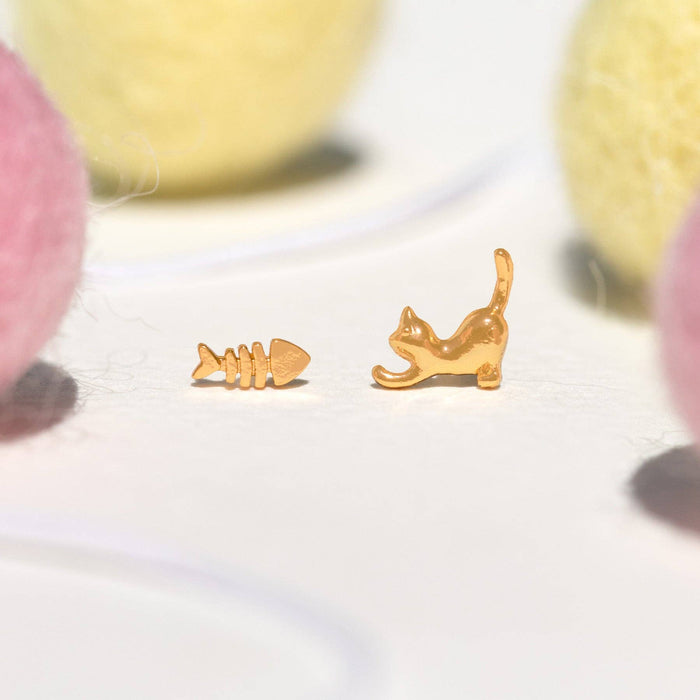 Teeny Tiny Purrfect Catch Studs: Gold