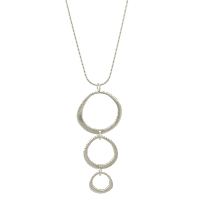 Triple circle necklace: Silver