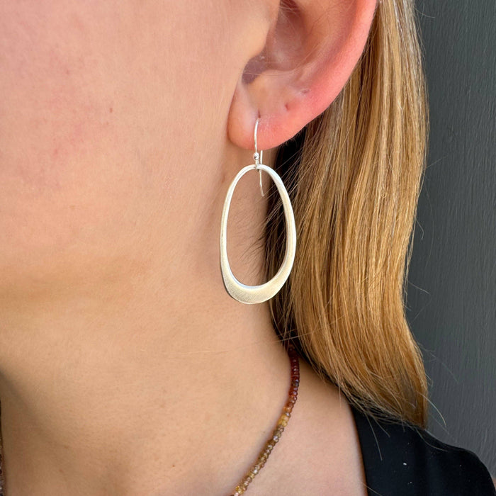 Medium oval earrings: Vermeil