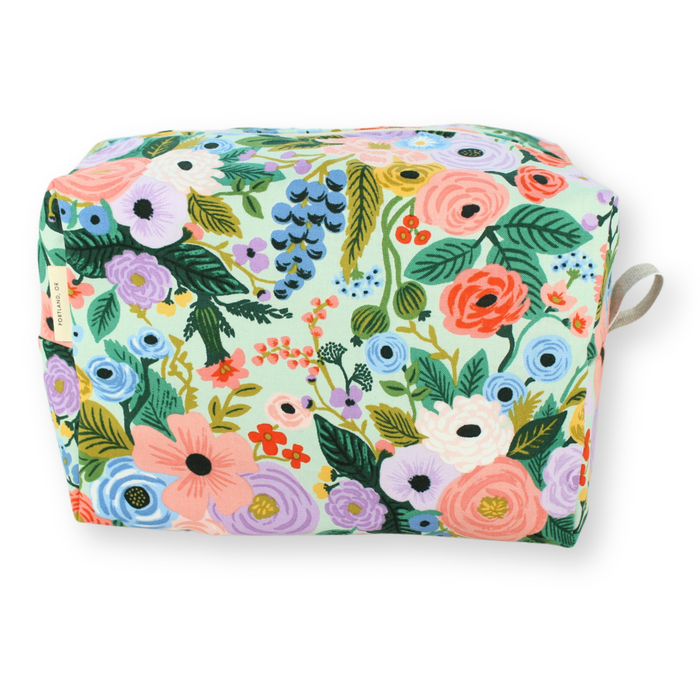 The Large Dopp Kit: Navy Floral / Large