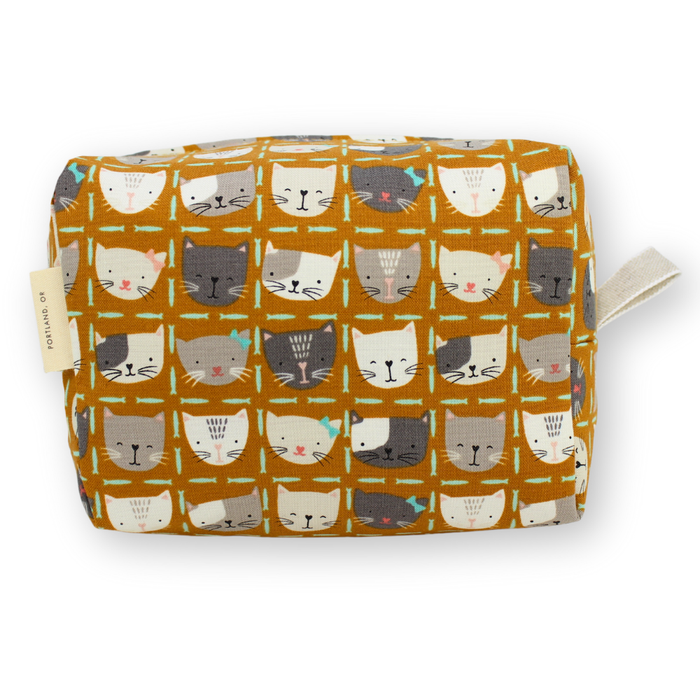 The Medium Dopp Kit: Navy Floral / Medium