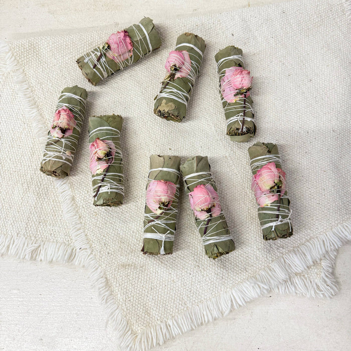 Pink Rose Petal & Bud Small Eucalyptus Bundle