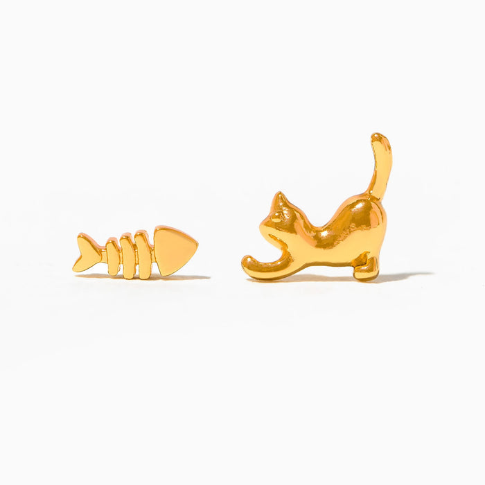Teeny Tiny Purrfect Catch Studs: Gold