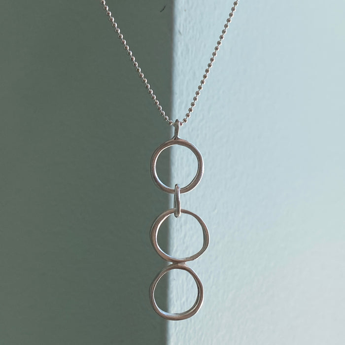 small three circles necklace