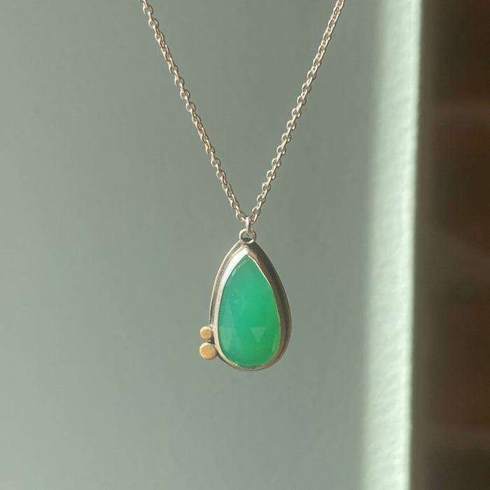 Rosecut Chrysoprase Necklace with Gold Dots